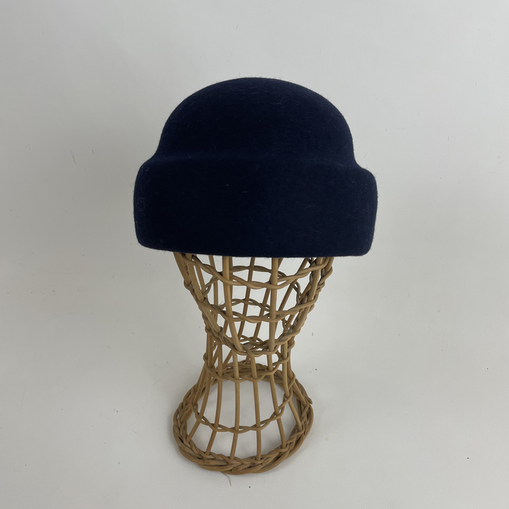 Bonnet de marin en feutre de laine bleu marine