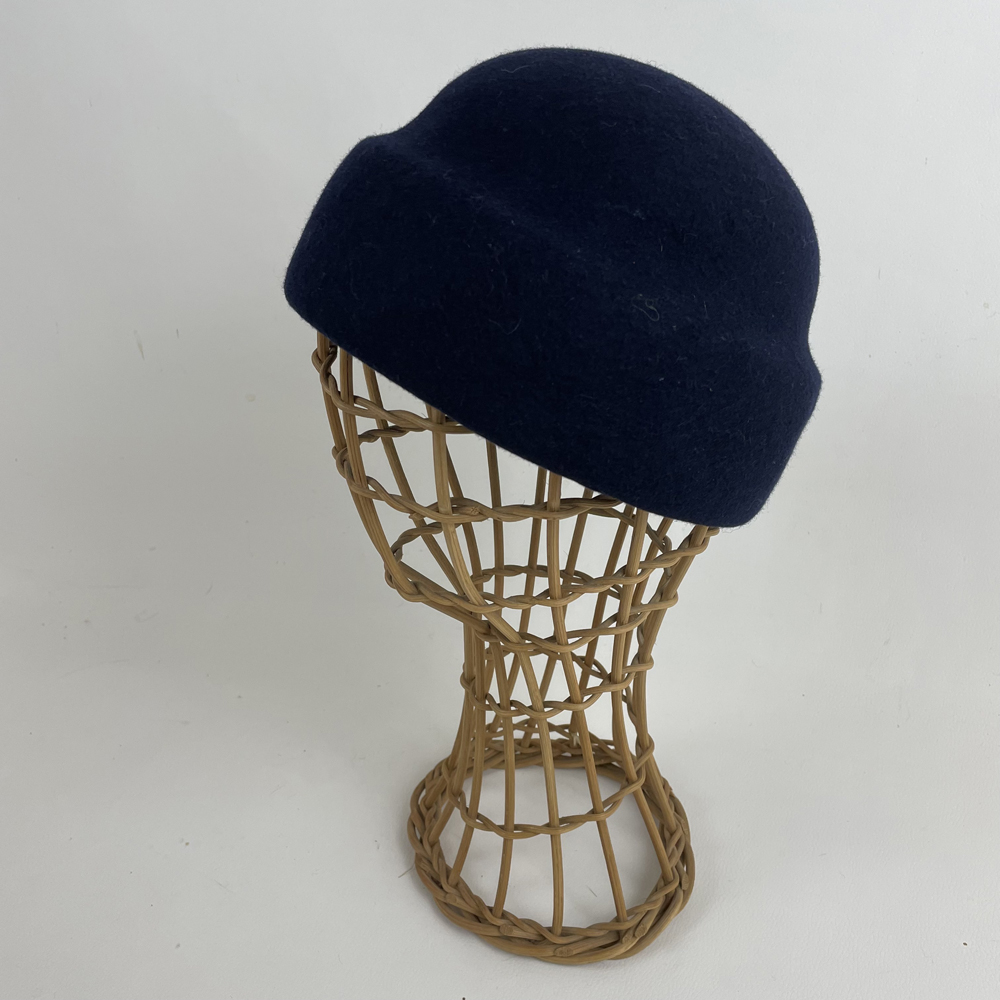 Bonnet de marin en feutre de laine bleu marine