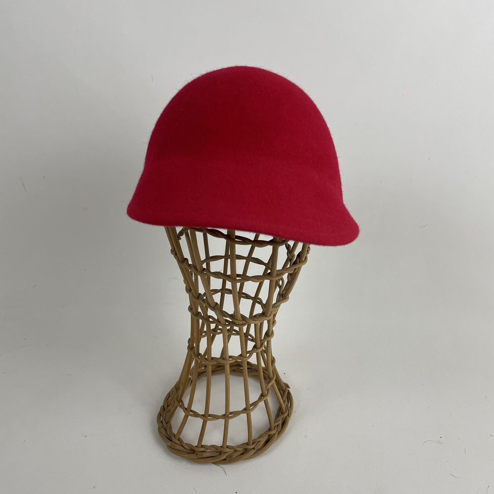 Casquette rouge en feutre de lapin