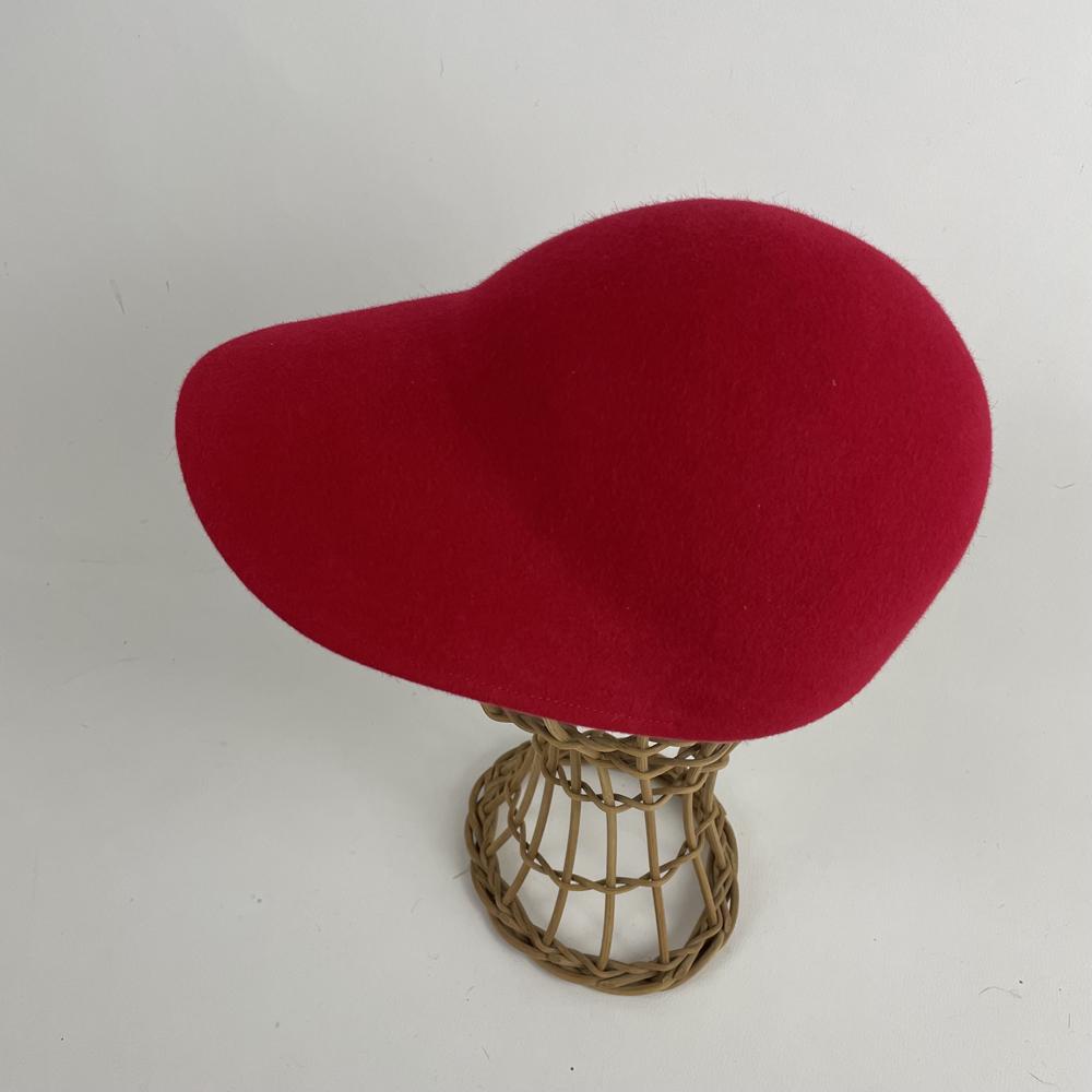 Casquette rouge en feutre de lapin